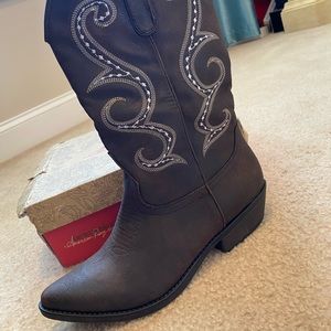 Barely worn (1 time), still in box, cowboy boots!